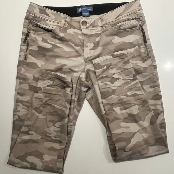 Democracy AB Technology Jeans Womens 14 Green Camo Pants Ankle Stretch - Picture 2 of 8